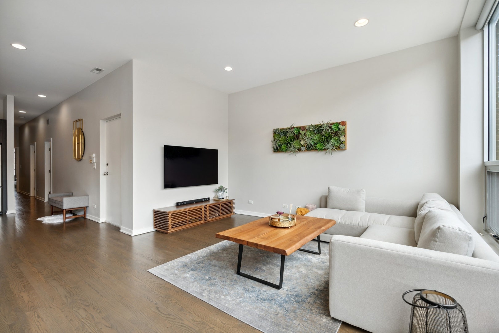 1741 West Division Street, Unit 201 Chicago, IL 60622 - Photo 3 of 27