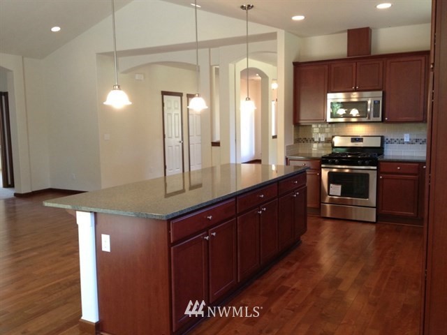 1201 Chestnut Loop Mount Vernon, WA 98274 - Photo 4 of 8 Gallery Image 4