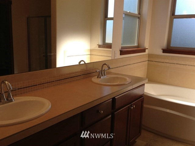 1201 Chestnut Loop Mount Vernon, WA 98274 - Photo 7 of 8 Gallery Image 7