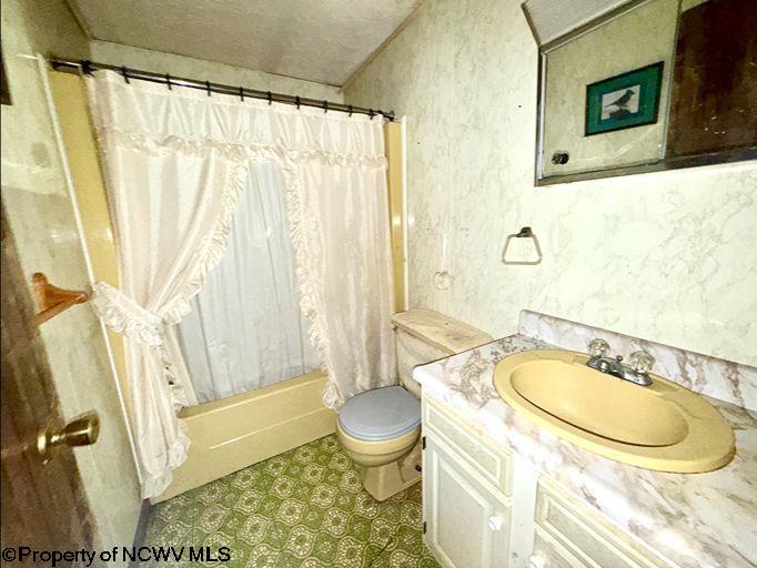 28 South Grove Avenue Reedsville, WV 26547 - Photo 13 of 16 Gallery Image 13