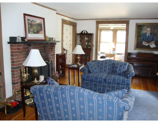 8 Barnard Road Worcester, MA 01605 - Photo 3 of 13 Gallery Image 3