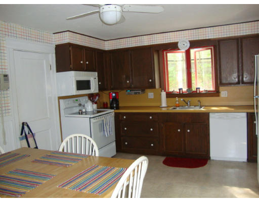 8 Barnard Road Worcester, MA 01605 - Photo 7 of 13 Gallery Image 7