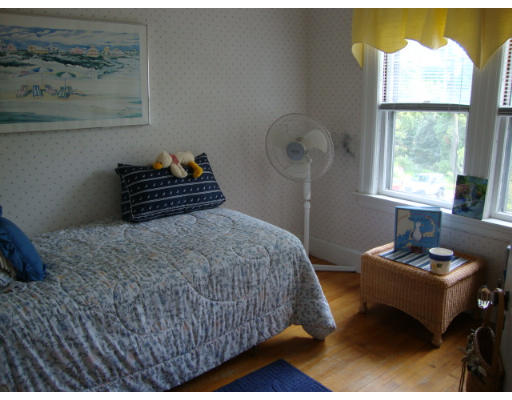 8 Barnard Road Worcester, MA 01605 - Photo 9 of 13 Gallery Image 9