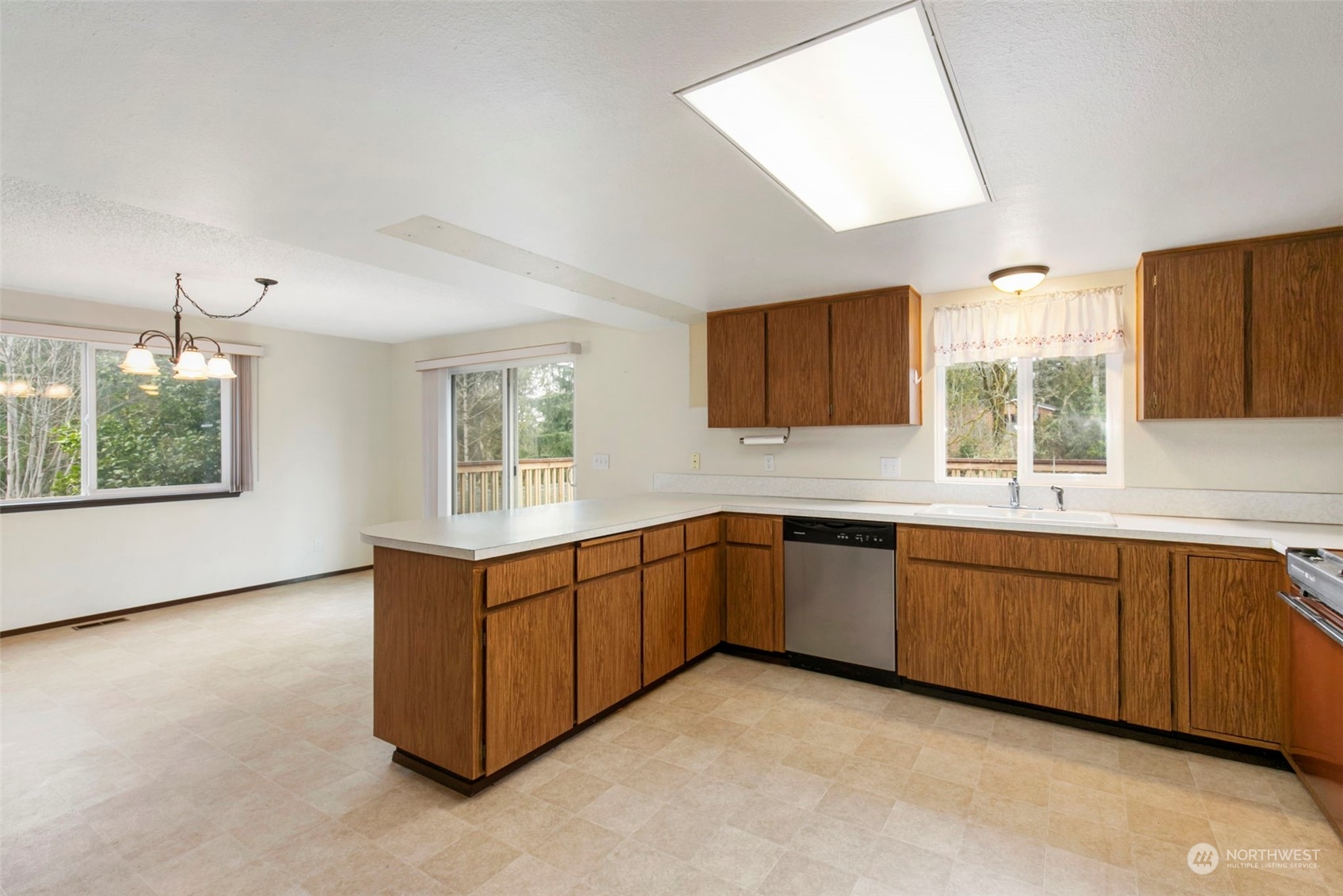 1935 Mountain View Road East Port Orchard, WA 98366 - Photo 8 of 30 Gallery Image 8
