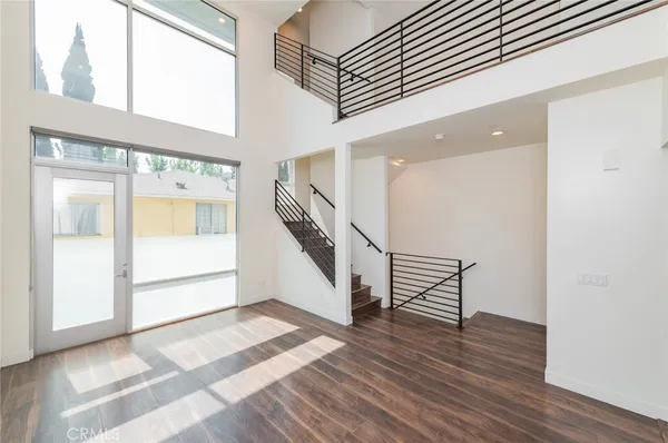 $4,950 | 6016 Beachwood Lane, Los Angeles, CA 90038