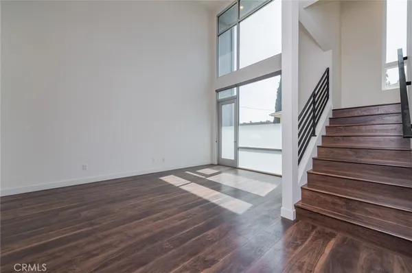 $4,950 | 6016 Beachwood Lane, Los Angeles, CA 90038