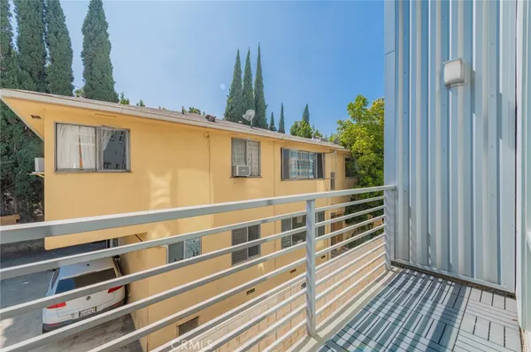 $4,950 | 6016 Beachwood Lane, Los Angeles, CA 90038