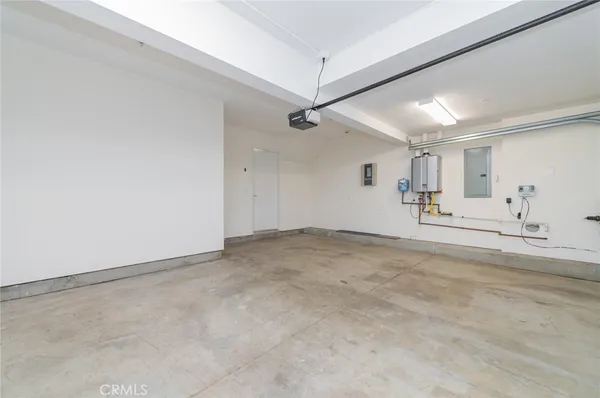 $4,950 | 6016 Beachwood Lane, Los Angeles, CA 90038