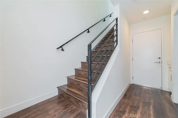 $4,950 | 6016 Beachwood Lane, Los Angeles, CA 90038