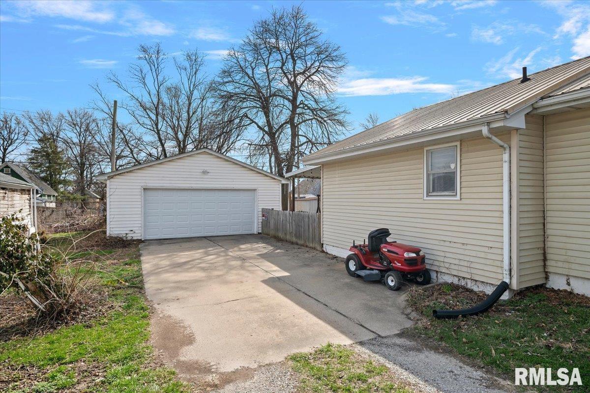 1128 West Elliott Avenue Springfield, IL 62702 - Photo 30 of 33