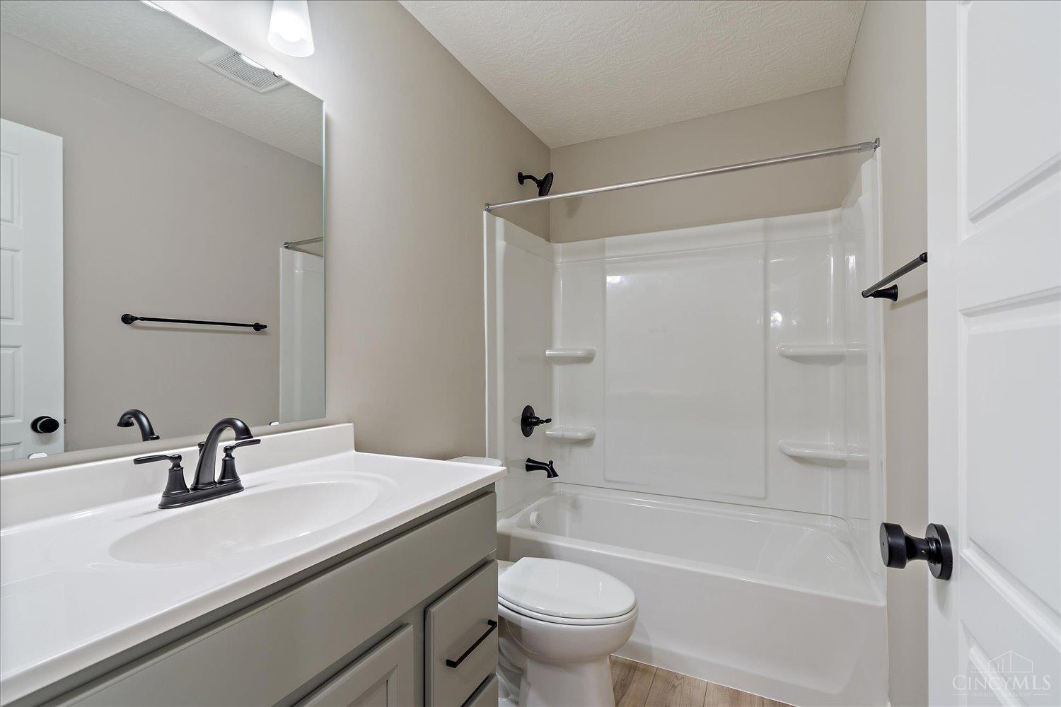 539 Tradition Ridge, Unit 81102 Cincinnati, OH 45245 - Photo 19 of 34
