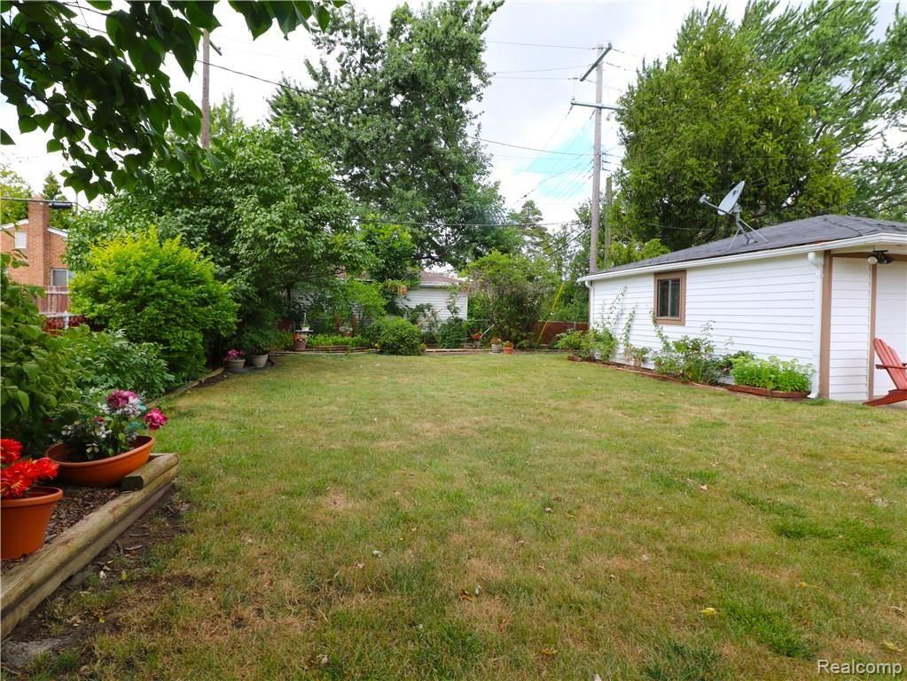 8825 Merriman Road Livonia, MI 48150 - Photo 19 of 20 IMG_9677.JPG