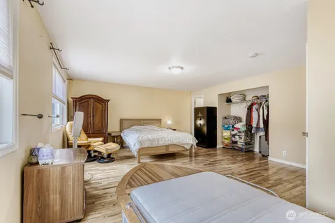 $1,350,000 | 16717 Northeast 18th Street, Bellevue, WA 98008