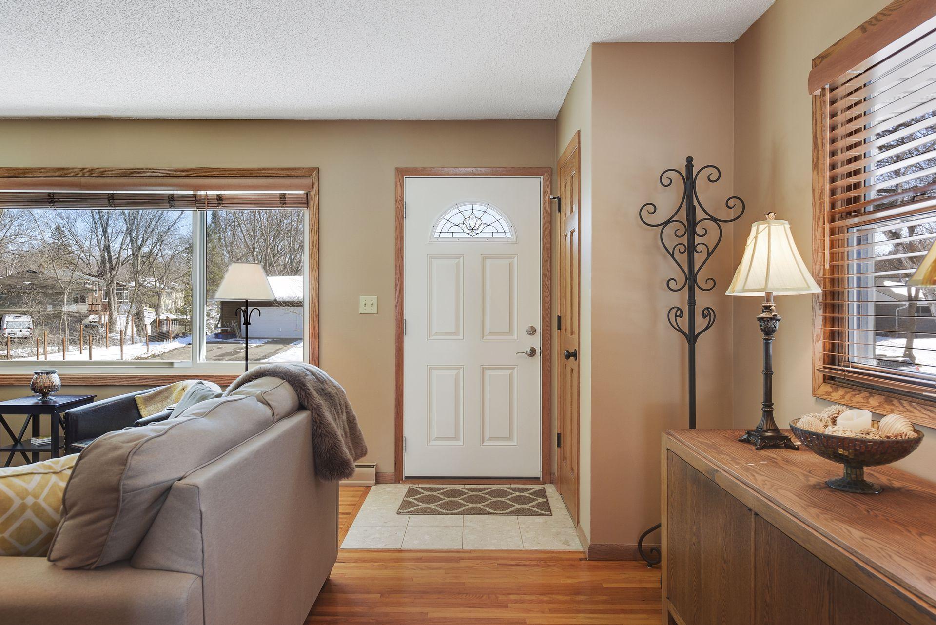 5020 Birch Road Minnetonka, MN 55345 - Photo 4 of 77 Gallery Image 4