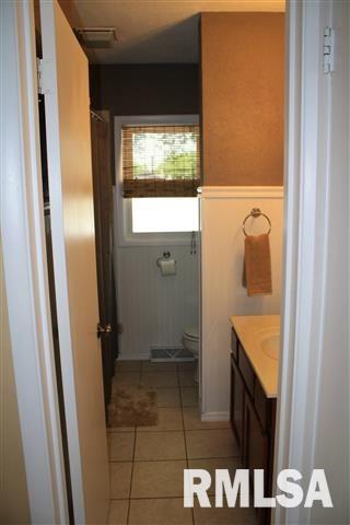 2419 Jersey Ridge Road Davenport, IA 52803 - Photo 14 of 24 Gallery Image 14