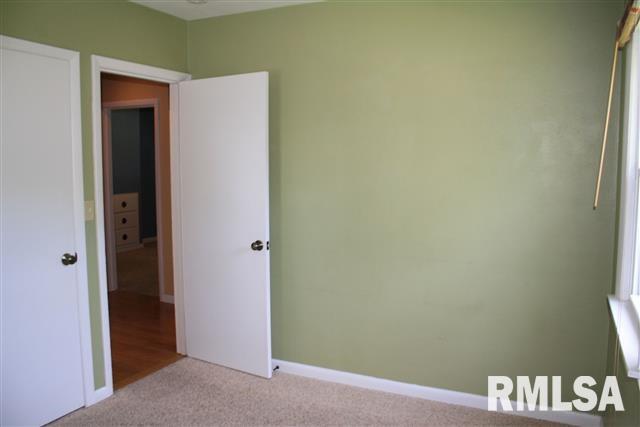 2419 Jersey Ridge Road Davenport, IA 52803 - Photo 16 of 24 Gallery Image 16