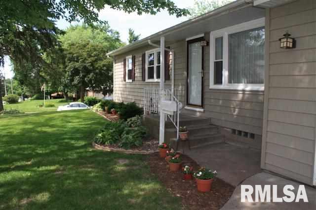 2419 Jersey Ridge Road Davenport, IA 52803 - Photo 2 of 24 Gallery Image 2