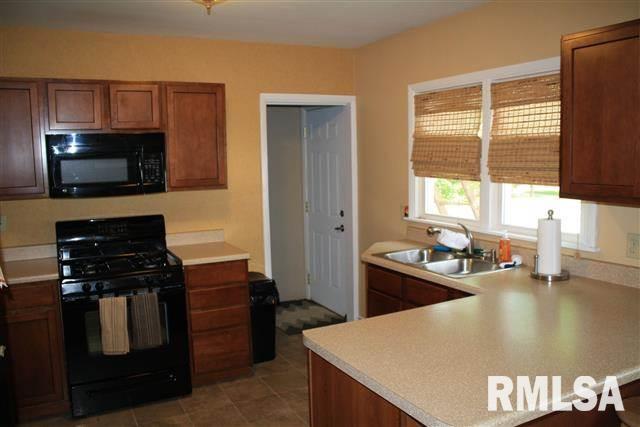 2419 Jersey Ridge Road Davenport, IA 52803 - Photo 7 of 24 Gallery Image 7