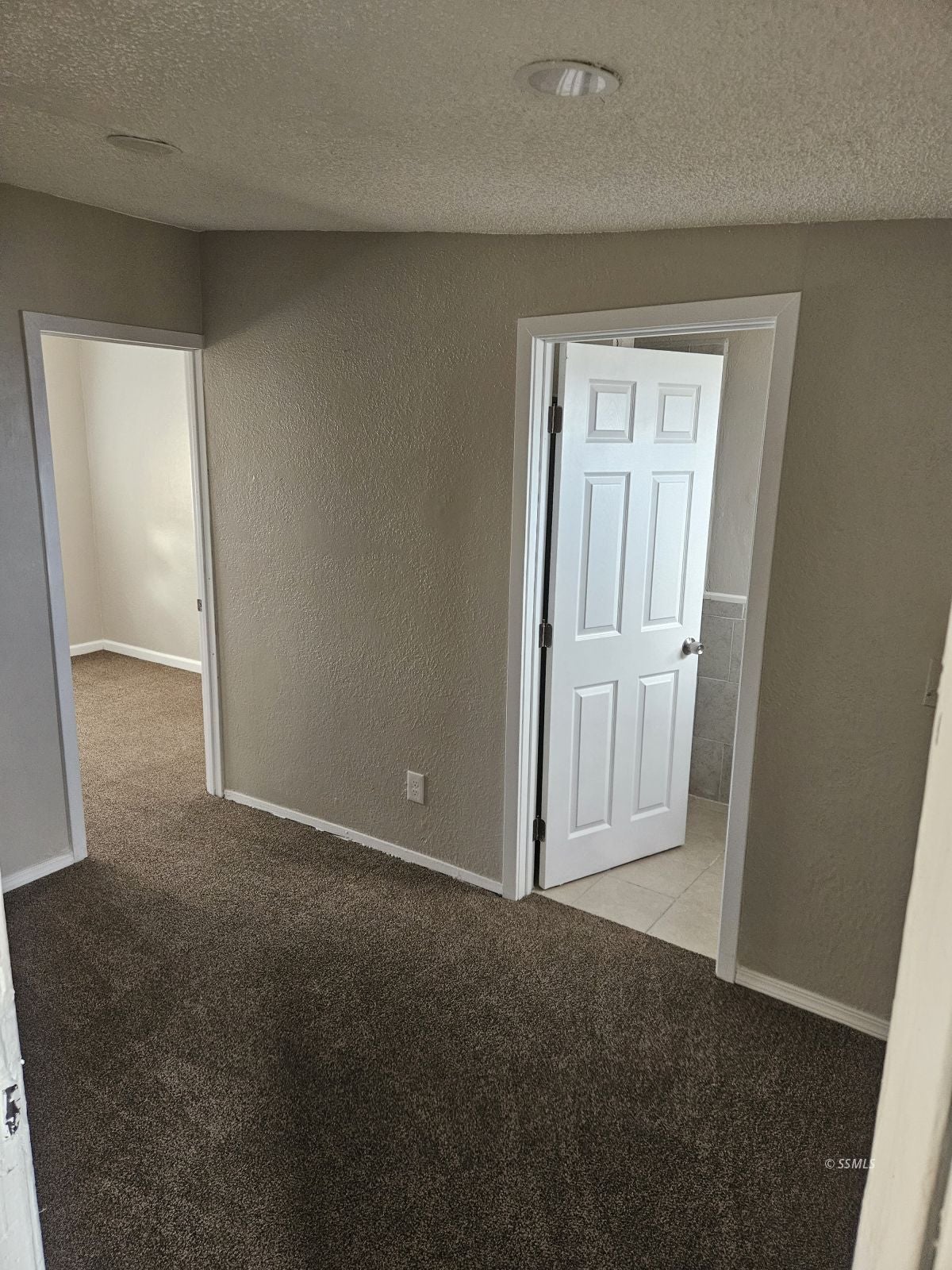 527 West Wilson Avenue Ridgecrest, CA 93555 - Photo 3 of 19