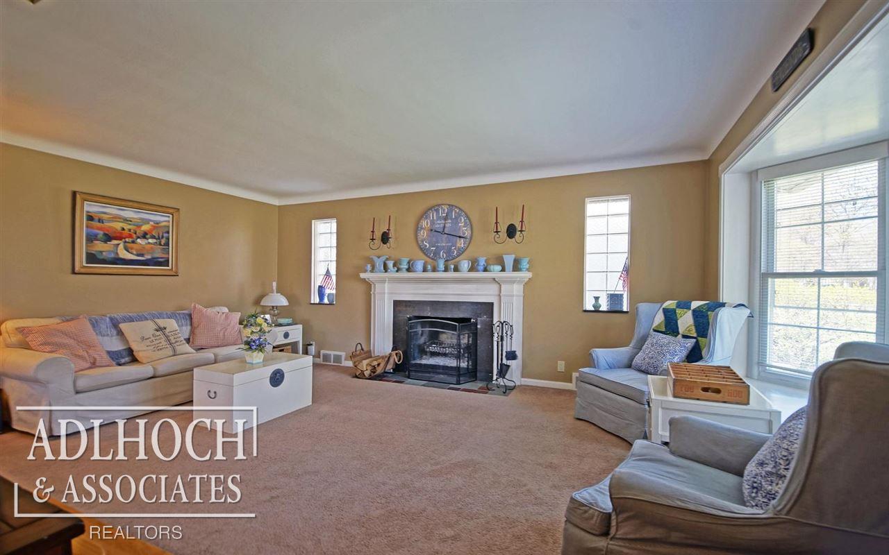 307 Ridgemont Road Grosse Pointe Farms, MI 48236 - Photo 3 of 25