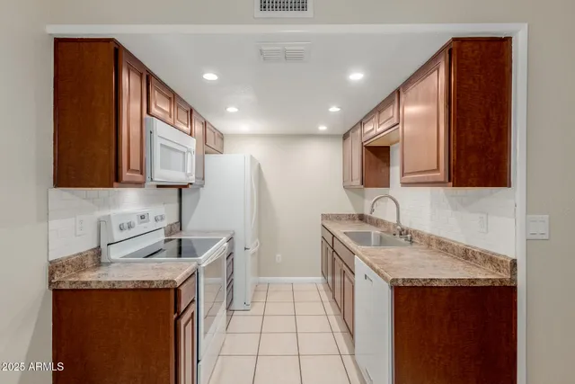 $269,999 | 5136 East Evergreen Street, Unit 1031, Mesa, AZ 85205