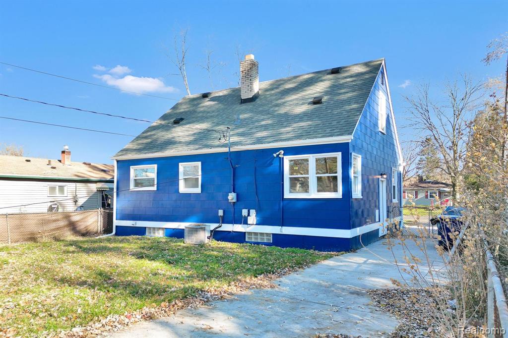 18259 Dalby Redford, MI 48240 - Photo 21 of 25