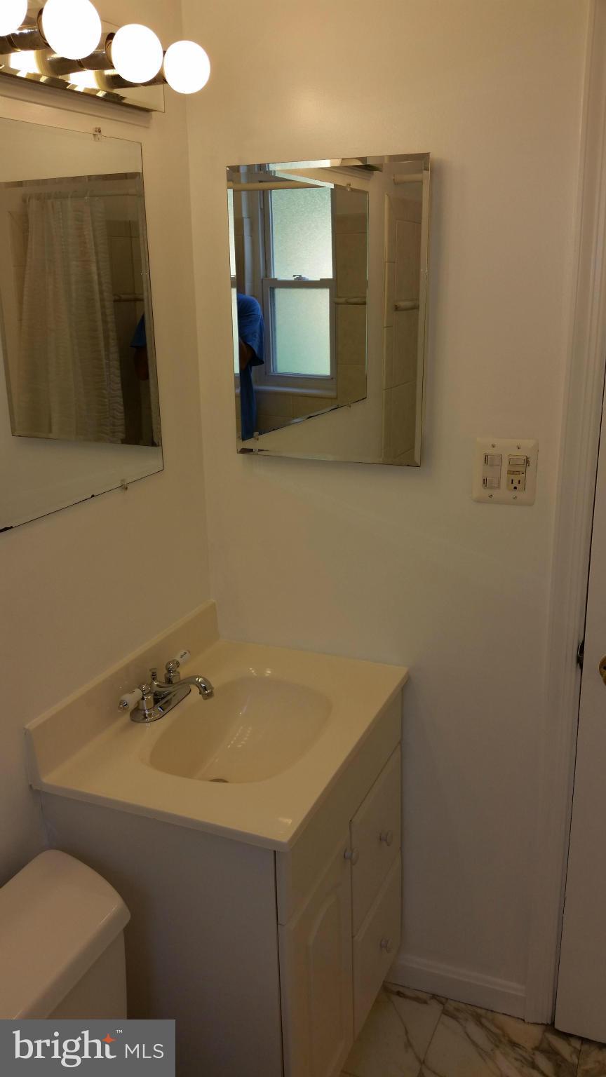 2515 Weisman Road Silver Spring, MD 20902 - Photo 17 of 20 Bath