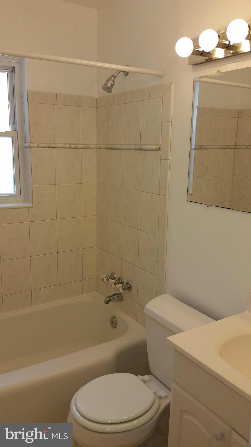 2515 Weisman Road Silver Spring, MD 20902 - Photo 18 of 20 Bath