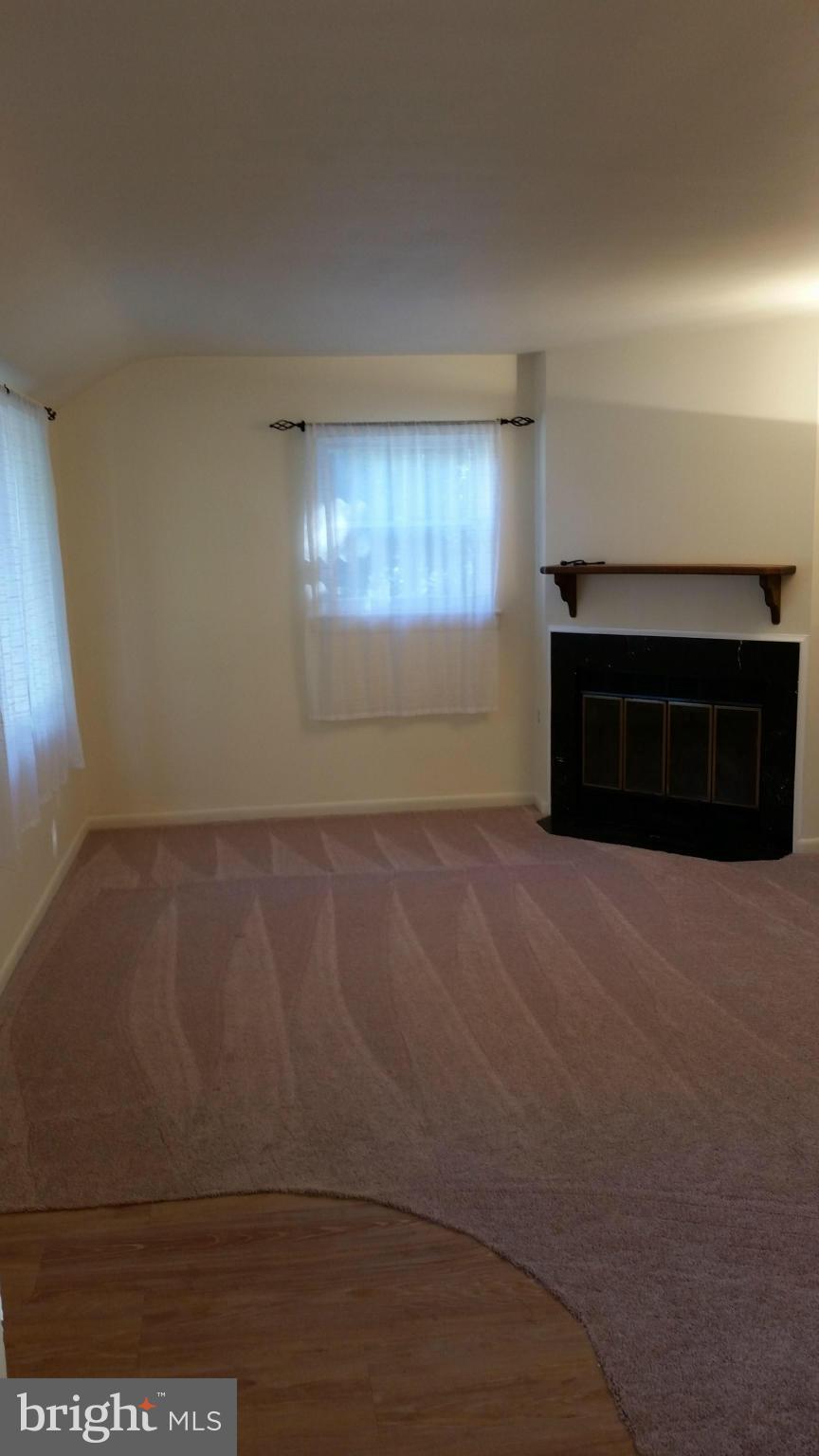 2515 Weisman Road Silver Spring, MD 20902 - Photo 8 of 20 Living Room