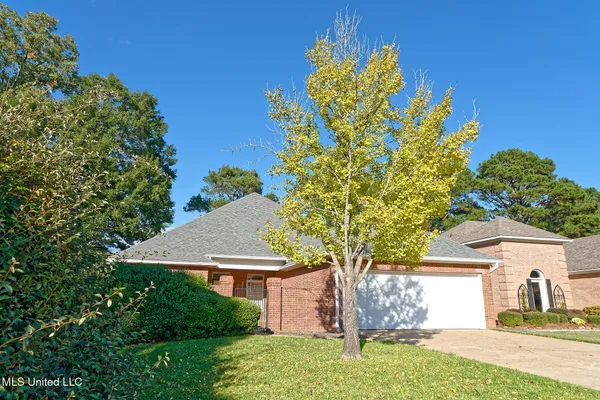 $274,900 | 902 Oak Trail, Canton, MS 39046
