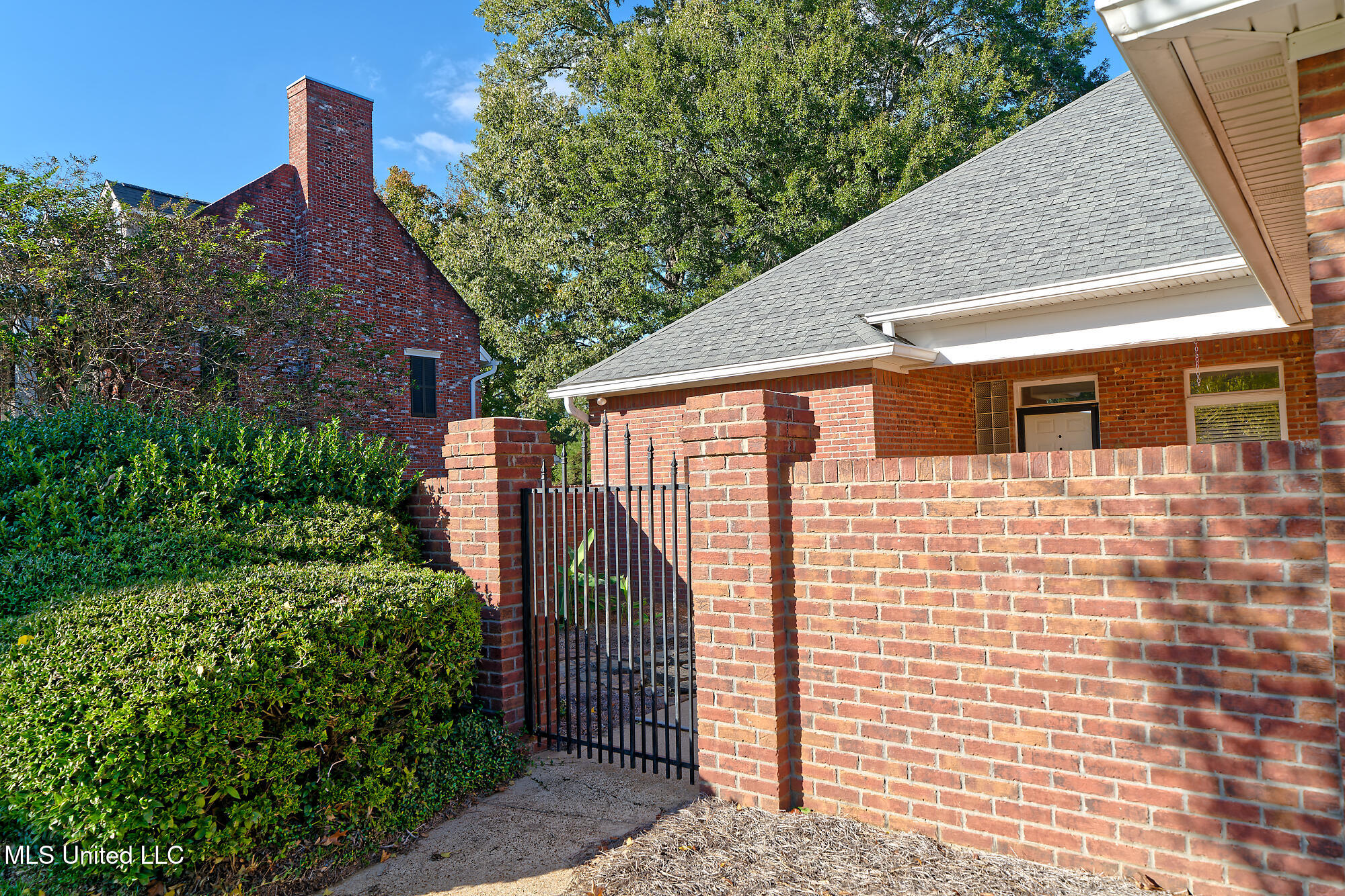 902 Oak Trail Canton, MS 39046 - Photo 2 of 24 DSC01194_DxO