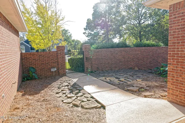 $279,000 | 902 Oak Trail, Canton, MS 39046