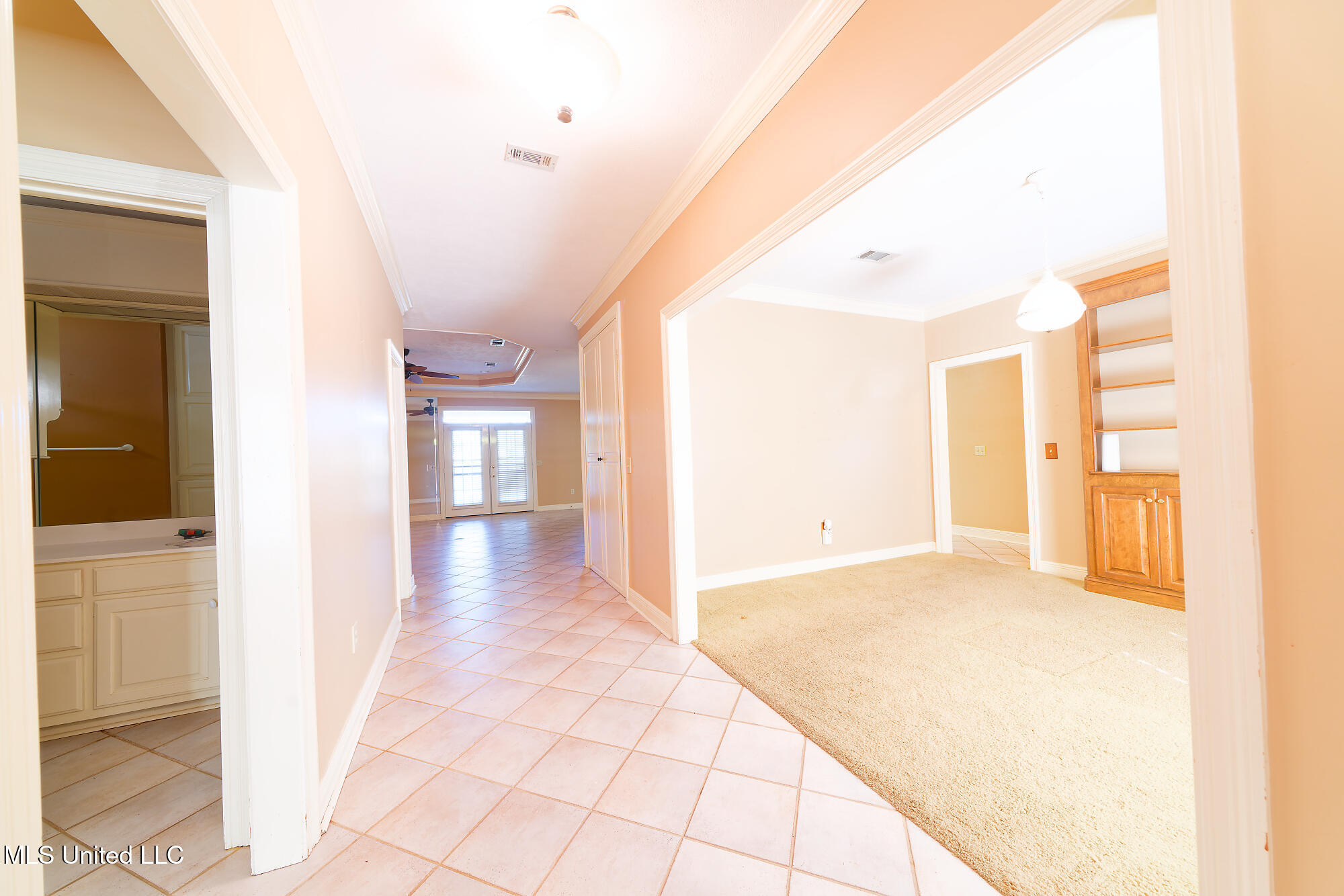902 Oak Trail Canton, MS 39046 - Photo 5 of 24 DSC01200_DxO