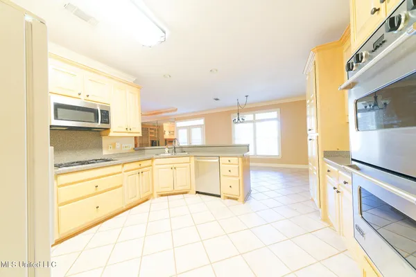 $274,900 | 902 Oak Trail, Canton, MS 39046