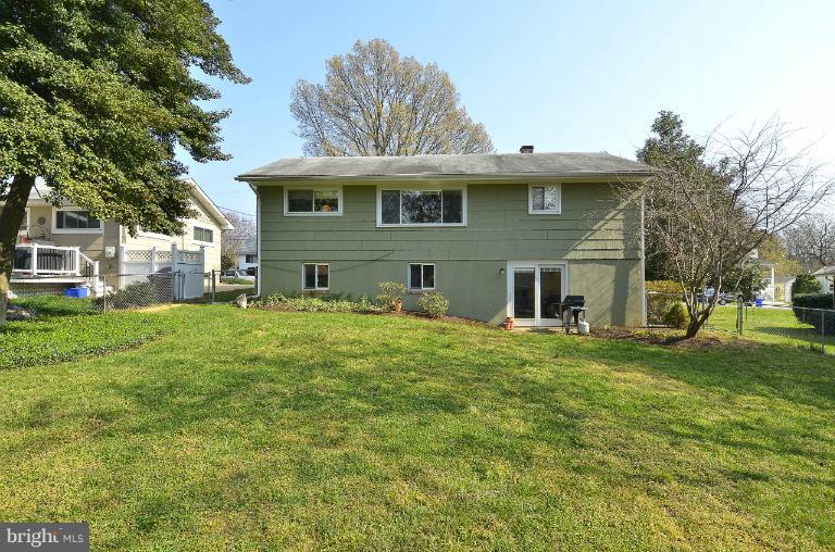 129 Sumner Road Annapolis, MD 21401 - Photo 27 of 30 Room to play!