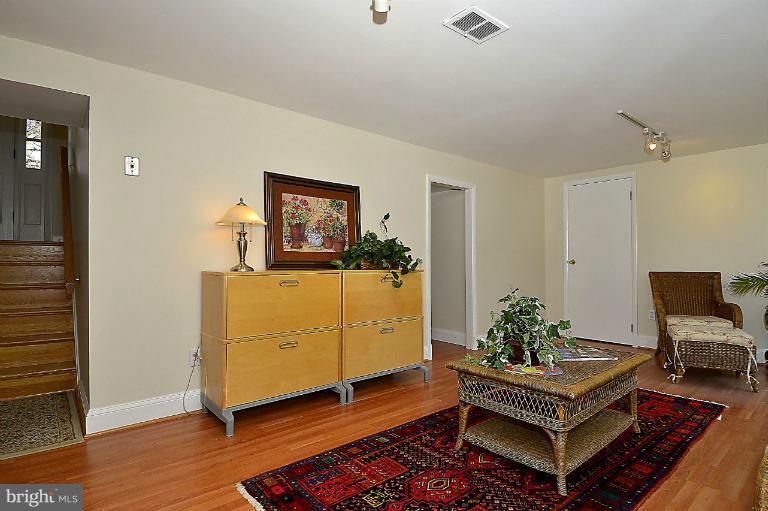 129 Sumner Road Annapolis, MD 21401 - Photo 4 of 30 Family Room