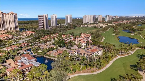$864,000 | 6710 Pelican Bay Boulevard, Unit 422, Naples, FL 34108