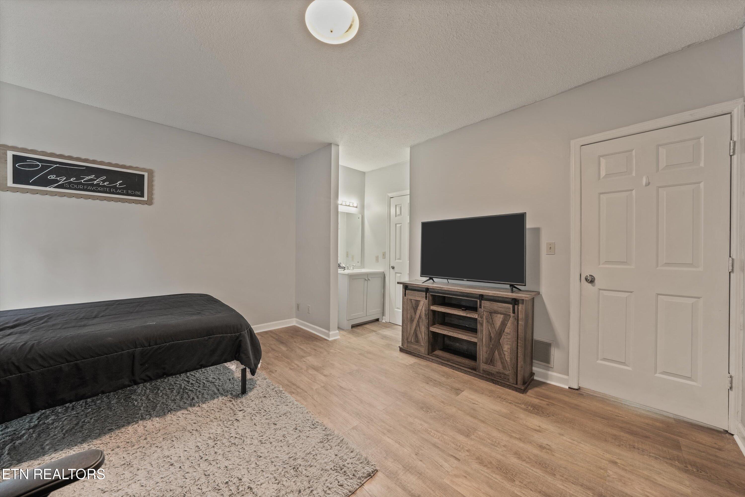105 Arcadia Lane, Unit D Oak Ridge, TN 37830 - Photo 16 of 29 Generous Master Suite