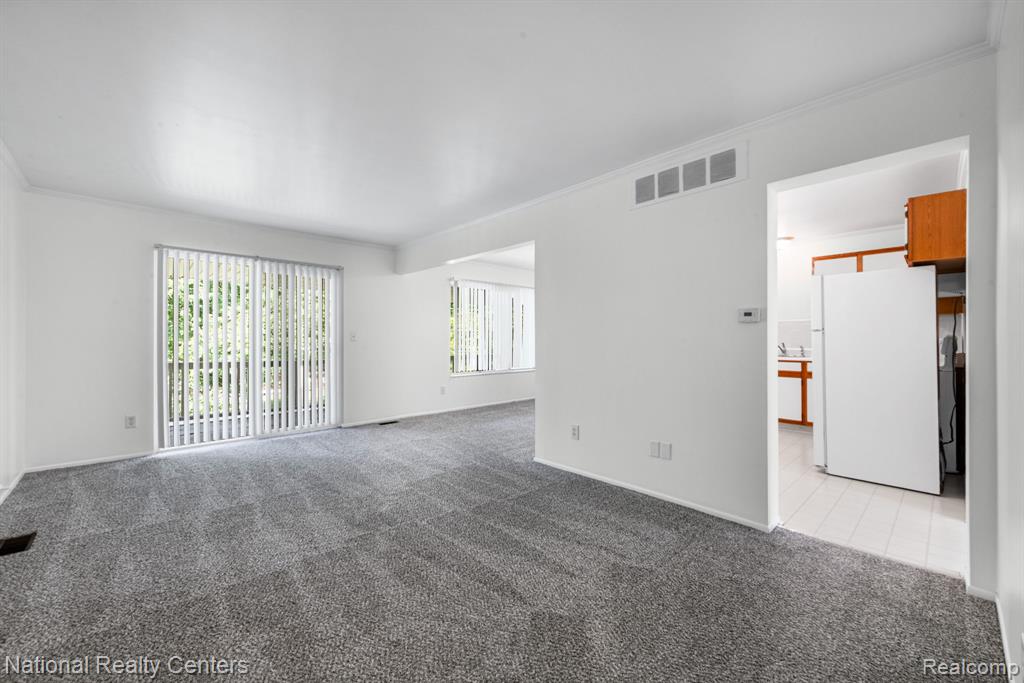 29546 Hoover Road Warren, MI 48093 - Photo 6 of 30 Gallery Image 6
