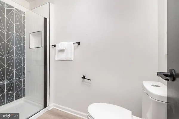 $2,250 | 3822 6th Street, Baltimore, MD 21225