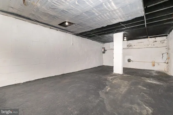 $2,250 | 3822 6th Street, Baltimore, MD 21225