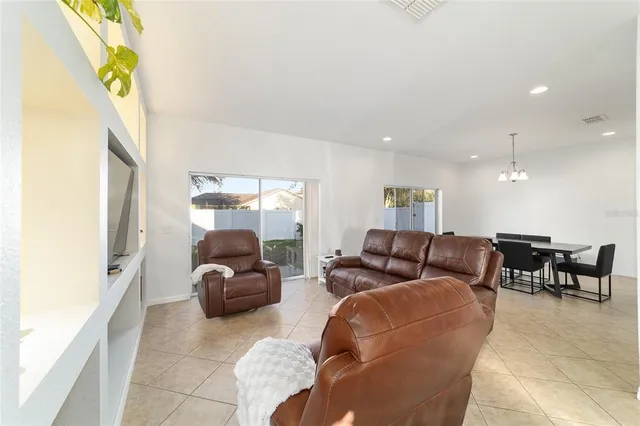 $339,000 | 5094 Northeast 122nd Boulevard, Oxford, FL 34484