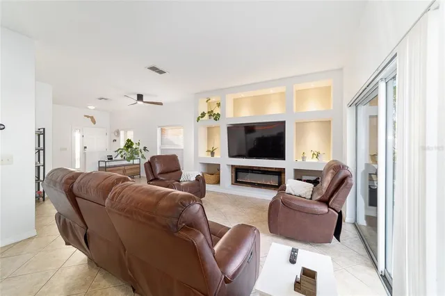 $339,000 | 5094 Northeast 122nd Boulevard, Oxford, FL 34484