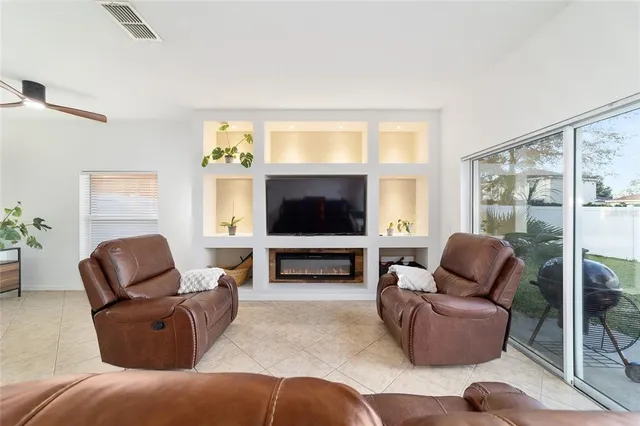 $339,000 | 5094 Northeast 122nd Boulevard, Oxford, FL 34484