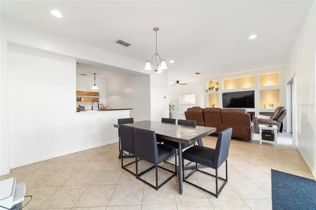 $339,000 | 5094 Northeast 122nd Boulevard, Oxford, FL 34484