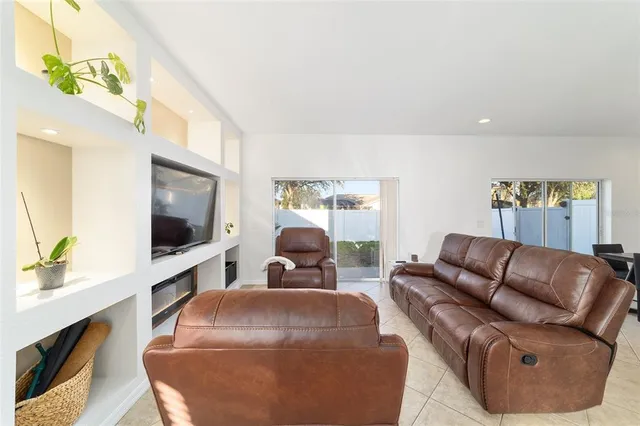 $339,000 | 5094 Northeast 122nd Boulevard, Oxford, FL 34484