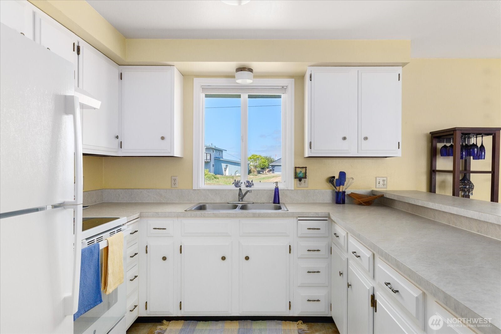 214 Lighthouse Way Freeland, WA 98249 - Photo 13 of 36