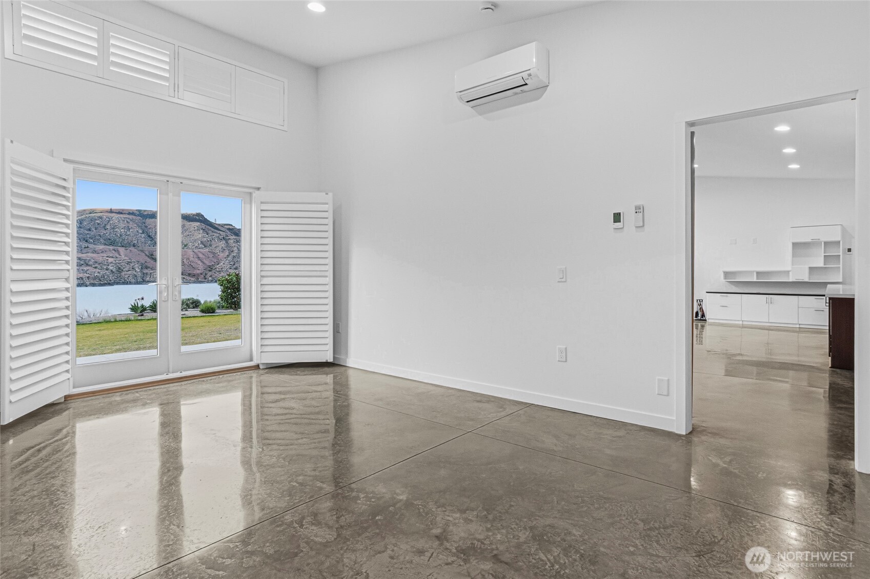 4205 Plum Point Road Grand Coulee, WA 99133 - Photo 29 of 39 a view of an empty room with a window