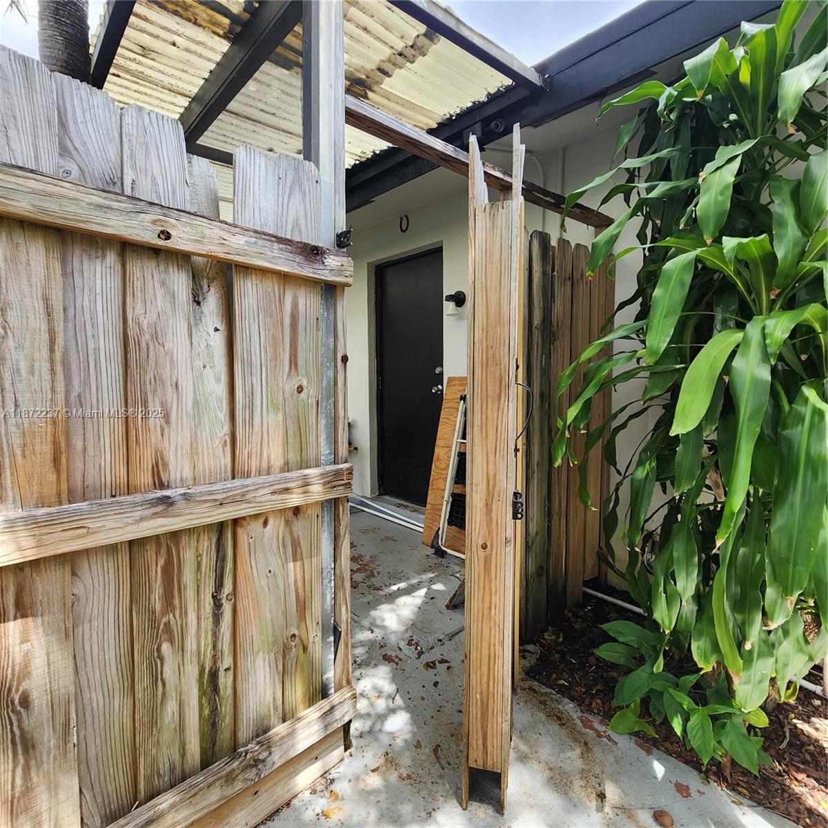 1940 Northeast 31st Court, Unit SOUTH Lighthouse Point, FL 33064 - Photo 14 of 45