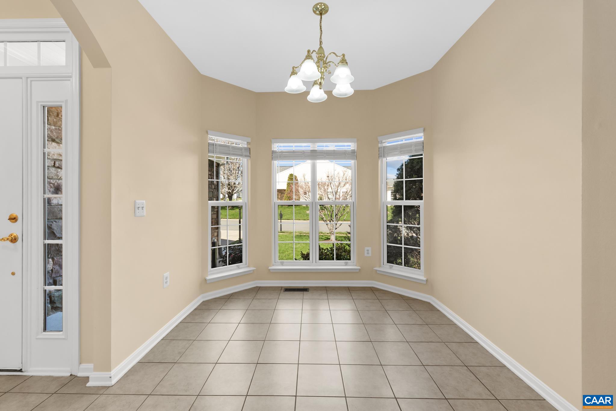 598 Mistland Trail Ruckersville, VA 22968 - Photo 7 of 69 Breakfast noon w/bay window